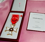 Pan Józef otrzymał od prezydenta Krzyż Oficerski Orderu Odrodzenia Polski.