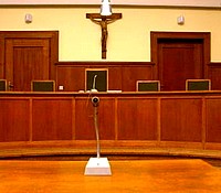 Spór o krzyże rozpoczął się od sądu w Düsseldorfie.
