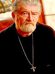 Joe Eszterhas.