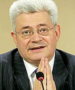 Bruno Gollnisch.