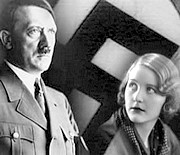 - Z upływem lat Eva Braun odgrywała coraz ważniejszą rolę w otoczeniu Hitlera. Była nietykalna i nie była pasywną, niepolityczną osobą - twierdzi Goertemaker.