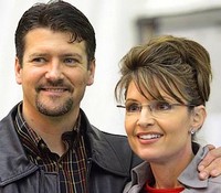 Sarah Palin i jej mąż, Todd Palin. Imprezy w ich towarzystwie długo nie zapomnisz.