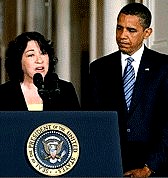 Sonia Sotomayor na konferencji prasowej z prezydentam Obamą.