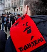 Rok temu z okazji 80 rocznicy  powstania UPA władze Lwowa zakupiły 1000 szalików z podobizną Bandery.