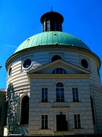 Warszawski kościół ewangelicki św. Trójcy. Biskup Janusz Jagucki jest zwierzchnikiem polskich ewangelików.