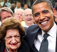 Helen Thomas z prezydentem Barackiem Obamą.