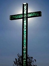 Krzyż nad Wisłą, upamiętniający miejsce, gdzie wrzucono ciało ks. Jerzego do wody.
