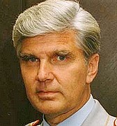Gerd Schultze-Rhonhof.