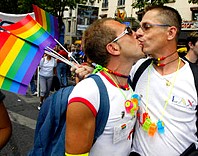Fakt, zachowują się dziwnie. Ale, żeby pisać, że nie są ludźmi... Fakt, zachowują się dziwnie. Ale, żeby pisać, że nie są ludźmi...