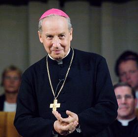Dzisiejszy prałat Opus Dei bp. Javier Echevarría